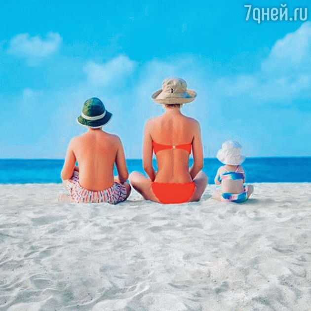 Полина Гагарина с сыном Андреем и дочкой Мией