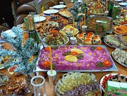 Роспотребнадзор рассказал, какой еды стоит опасаться в новогодние праздники