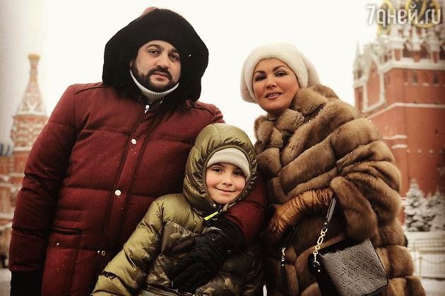 Анна Нетребко с сыном Тьяго и Юсиф Эйвазов