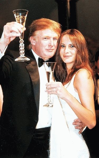 В начале своих отношений Дональд Трамп и Мелания выглядели очень счастливыми